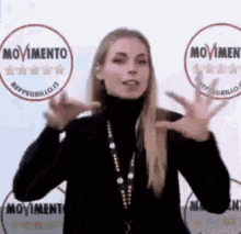 Movimento 5 Stelle Lingua Dei Segni Trombare Scopare GIF - Movimento5stelle Sign Language To Fuck GIFs