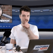 Its You Benedict Townsend GIF - Its You Benedict Townsend Youtuber News GIFs