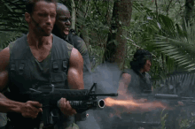 Predator Jungle GIF - Predator Jungle Shooting GIFs