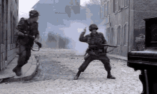 Carentan Band Of Brothers GIF - Carentan Band Of Brothers 101st Airborne Division GIFs