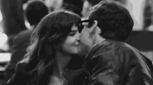 Kiss Passionate Kissing GIF - Kiss Passionate Kissing Couple Kissing GIFs