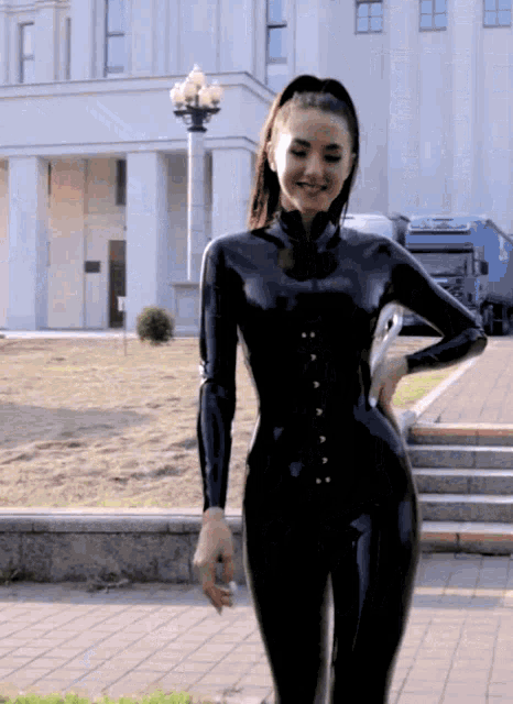 Girl latex Guide to