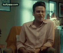 While You Are Waiting For Salary Notification.Gif GIF - While You Are Waiting For Salary Notification Family Man Manoj Bajpayee GIFs