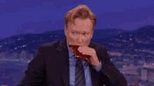 Drink Up GIF - Conan Drinking Cant GIFs