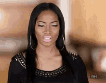 Shade Pout GIF - Shade Pout Duck Face GIFs
