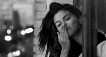 Gomez Selena Kiss GIF - Gomez Selena Kiss Blow Kiss GIFs