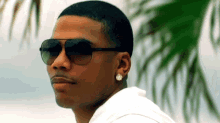 Look Cornell Iral Haynes Jr GIF - Look Cornell Iral Haynes Jr Nelly GIFs