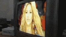 Shakira Dancing Waka Waka GIFs | Tenor