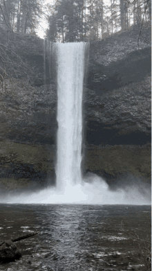 Waterfalls Dont Go Chasing Waterfalls GIF - Waterfalls Dont Go Chasing Waterfalls GIFs