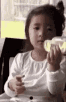 Asian Asian Girl GIF - Asian Asian Girl Middle Finger GIFs