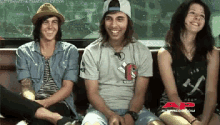 pierce the veil sleeping with sirens couch laugh interview pierce the veil sleeping with sirens couch laugh interview
