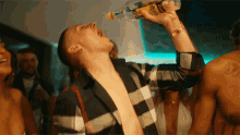 Drinking Aitch GIF - Drinking Aitch Party Round My Place GIFs