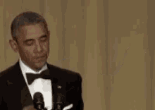 Dropthemic Micdrop GIF - Dropthemic Micdrop Obama GIFs