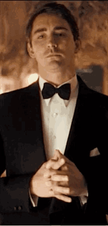 Lee Pace Cracking Knuckles GIF - Lee Pace Cracking Knuckles Tux GIFs