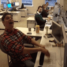 Happy Workers GIF - Happy Workers Workaholic GIFs