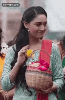 Chi Po.Gif GIF - Chi Po Sabhaapathy Movie Penne Penne Song GIFs