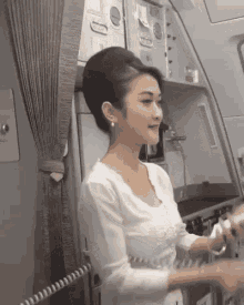 Harap Tenang GIF - Stewardess Announcement GIFs