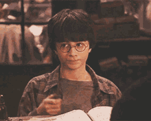 Harry Potter Daniel Radcliffe GIF - Harry Potter Daniel Radcliffe Wand GIFs
