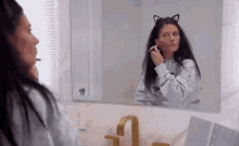 Putting On Makeup Getting Ready GIF - Putting On Makeup Makeup Getting Ready GIFs