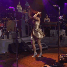 Dancing Régine Chassagne GIF - Dancing Régine Chassagne Arcade Fire GIFs