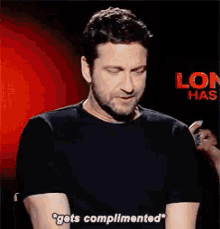 Gets Complimented GIF - Gerard Butler Compliments GIFs