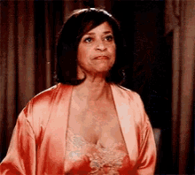 Pillow Fight Catherine Avery GIF - Pillow Fight Catherine Avery Greys GIFs