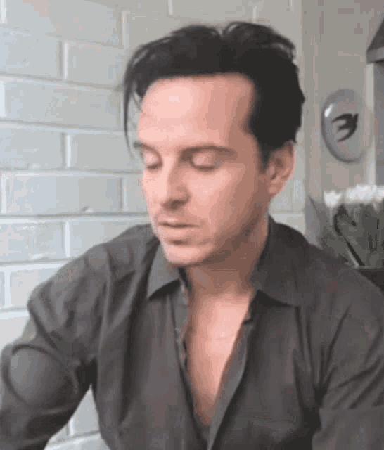 Andrew Scott Interview GIF Andrew Scott Interview Hands Up Discover & Share GIFs