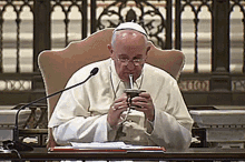 Pope Francis Sipping GIF - Pope Francis Sipping Sip GIFs