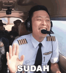 Sudah Vincent Raditya GIF - Sudah Vincent Raditya Hits Records GIFs