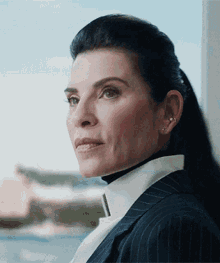 julianna margulies margulies actress laura peterson the morning show