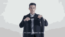 And Its Just As Easy As This Tie GIF - And Its Just As Easy As This Tie Tying GIFs