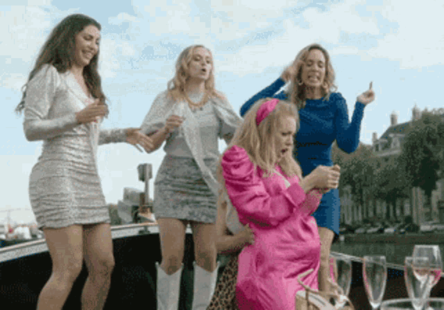 just-say-yes-nienke-plas.gif