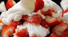 Strawberries Chantilly GIF - Strawberries Chantilly Cream GIFs