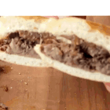French Dip Sandwich GIF - French Dip Sandwich Roast Beef GIFs