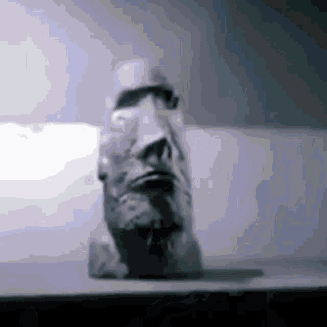 sanzmeme-moai.gif