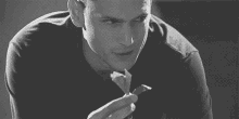 Michael Scofield Prison Break GIF - Michael Scofield Prison Break Rose GIFs