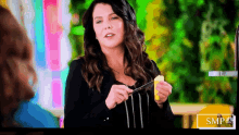 Lauren Graham Zoeys Extraordinary Playlist GIF - Lauren Graham Zoeys Extraordinary Playlist Cut Banana GIFs