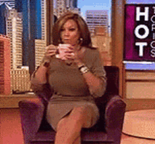 Too Funny Wendy Williams GIF - Too Funny Wendy Williams Hot Topics GIFs