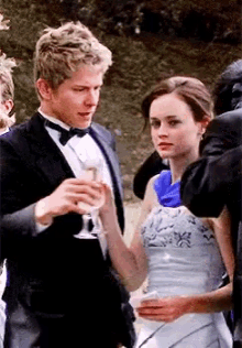 Rory Gilmore Girls GIF - Rory Gilmore Girls Party GIFs