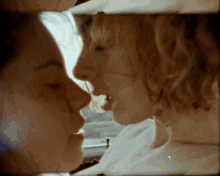 Kissing Romancing GIF - Kissing Romancing Making Out GIFs
