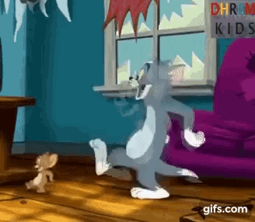 https://c.tenor.com/kZZ2QLks1PEAAAAd/tom-and-jerry-tom.gif