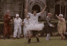 tutu dance ace ventura jim carrey weekend feeling tutu dance ace ventura jim carrey weekend feeling