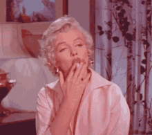 Smoking Marilyn Monroe GIF - Smoking Marilyn Monroe American Actress GIFs