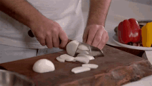 cortando chopping onion cebola chef
