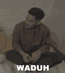 Waduh Robby Purba GIF - Waduh Robby Purba Hits Records GIFs