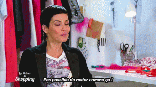 Pas Possible De Rester Comme ça ! GIF - Shopping Queens French Not Possible GIFs