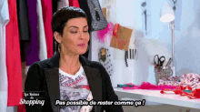 Pas Possible De Rester Comme ça ! GIF - Shopping Queens French Not Possible GIFs