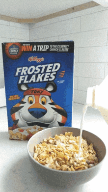 Frosted Flakes Cereal GIF - Frosted Flakes Cereal Breakfast GIFs