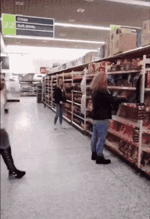 Confused Mall GIF - Confused Mall Bucket GIFs