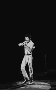 queen freddy mercury stage live swag